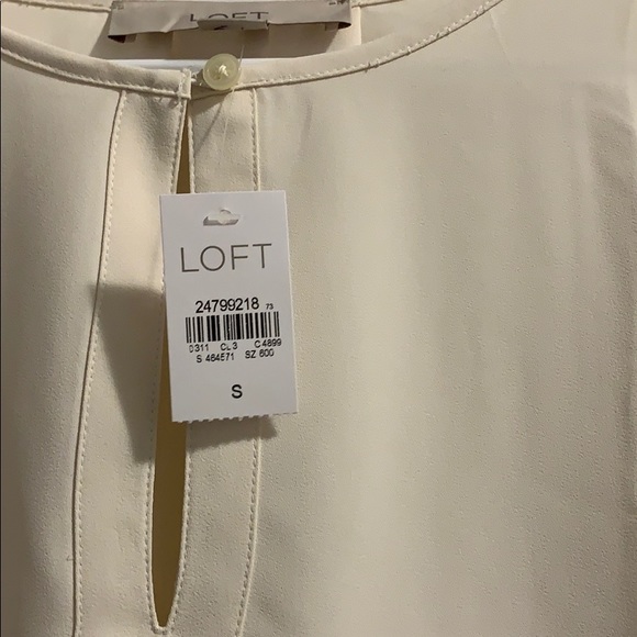 Bell cuff blouse - Picture 9 of 9